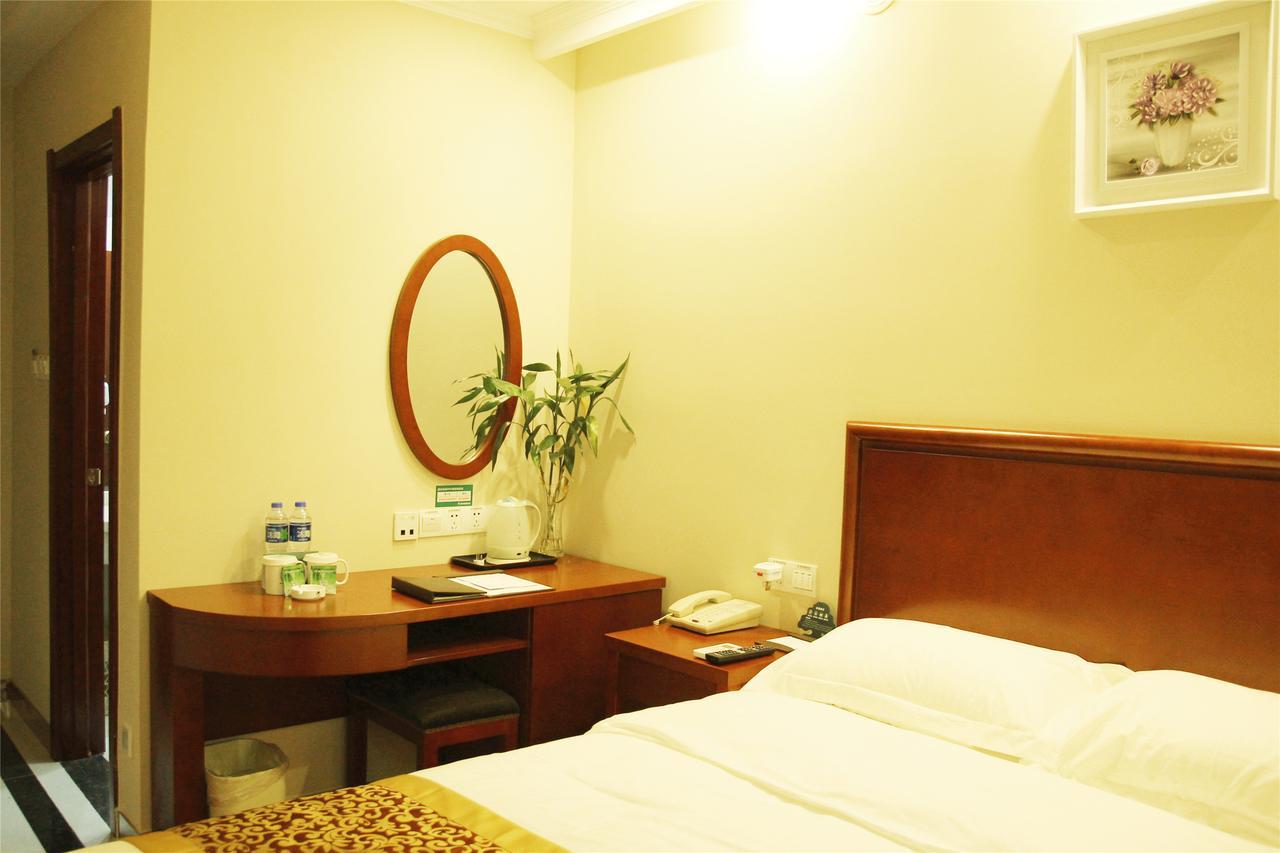 Greentree Inn Zhengzhou Xinzheng City Longhu Town Xiangyun Road Express Hotel Buitenkant foto