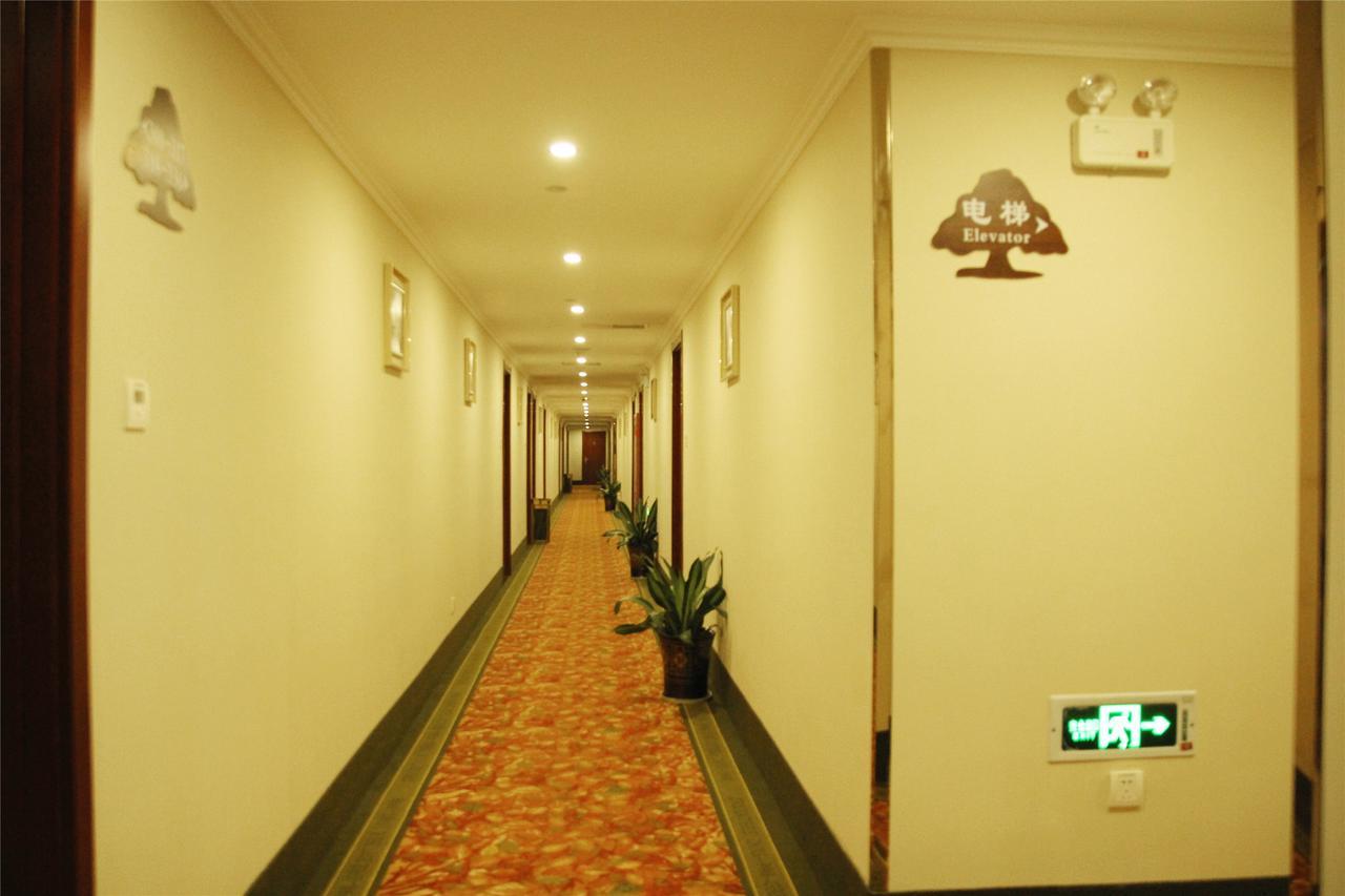 Greentree Inn Zhengzhou Xinzheng City Longhu Town Xiangyun Road Express Hotel Buitenkant foto