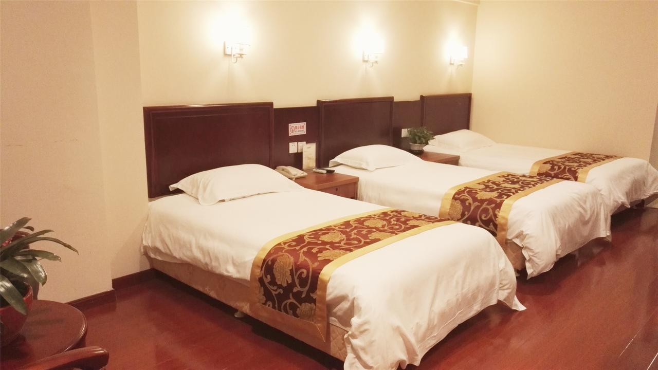 Greentree Inn Zhengzhou Xinzheng City Longhu Town Xiangyun Road Express Hotel Buitenkant foto